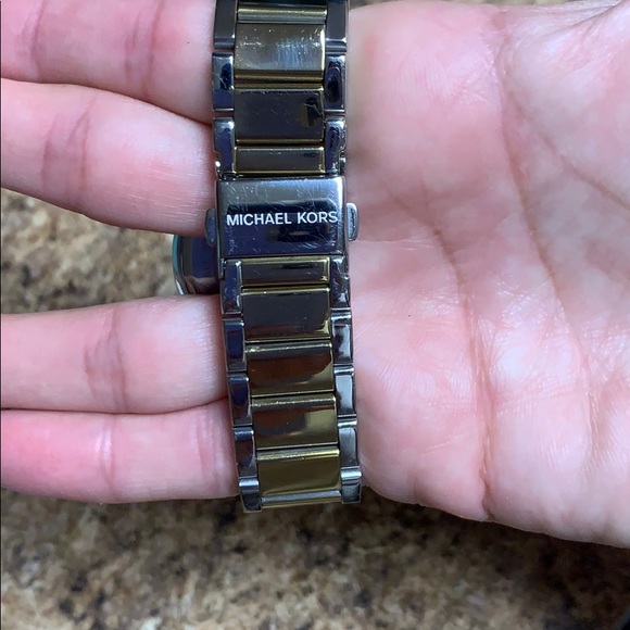 Michael Kors Watch - Picture 7 of 7